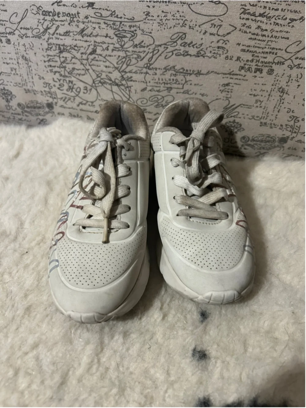 Skechers Sneakers White with Gold and Silver Heart Print